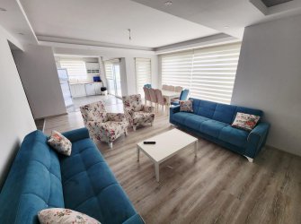 SAMSUN CANİK HASKÖY MAH 3+1 6.KAT FULL DENİZ VE ŞEHİR MANZARALI OTOPARKLI EBEVEYN BANYOLU 170m2 NET EŞYALI SATILIK ARAKAT DAİRE