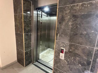 SAMSUN İLKADIM DEREBAHÇE MAH 3+1 165m2 2 GENİŞ BALKONLU OTOPARKLI CADDEYE CEPHE 7.KAT EBEVEYN BANYOLU MÜKEMMEL KONUMDA DAİRE