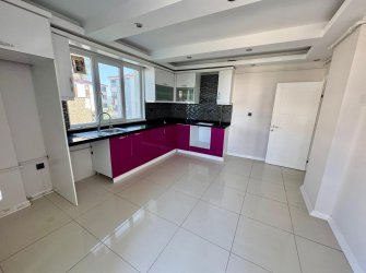 SAMSUN İLKADIM KAVACIK MH. 3+1 156 M2 1. KAT EBEVEYN BANYOLU CAM BALKONLARI TAKILI CADDEYE CEPHE SATILIK DAİRE..