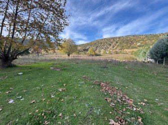 SAMSUN İLKADIM AŞAĞIAVDAN MH. 8.000 M2 IRMAK KENARINDA YOLA CEPHE ELEKTRİK YOL SU PROBLEMİ YOK BUNGALOV İÇİN MÜKEMMEL LOKASYONDA FIRSAT TARLA..