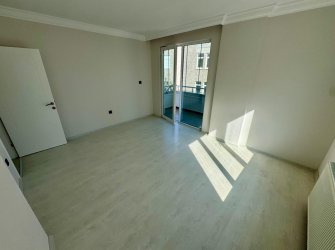 SAMSUN İLKADIM KAVACIK MH. 3+1 156 M2 1. KAT EBEVEYN BANYOLU CAM BALKONLARI TAKILI CADDEYE CEPHE SATILIK DAİRE..