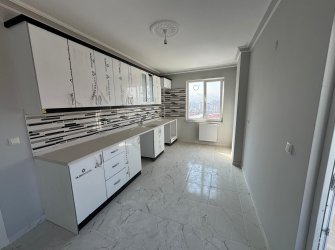 SAMSUN İLKADIM KIŞLA MAH 2+1 90m2 4.KAT ASANSÖRLÜ GENİŞ BALKONLU KOMBİ TAKILI SIFIR SON 1 DAİRE ACİL