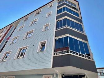 SAMSUN İLKADIM DEREBAHÇE MH. 3+1 4. KAT 135 M2 EBEVEYN BANYOLU CAM BALKONLU KOMBİSİ TAKILI KREDİYE UYGUN FIRSAT DAİRE.. 