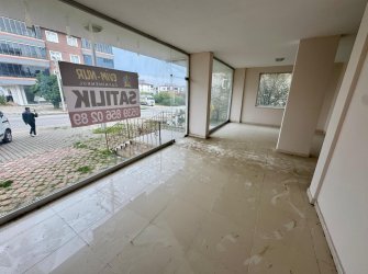 KAVACIK MAH.220M2 CADDEYE CEPHE İKİ KATLI ASANSÖRLÜ FIRSAT DÜKKAN 