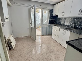 SAMSUN İLKADIM ADALET MH. 2+1 95 M2 BAHÇE KAT MÜSTAKİL GİRİŞLİ DIŞ CEPHELİ İÇİ YAPILI MASRAFSIZ MERKEZİ KONUMDA FIRSAT DAİRE..