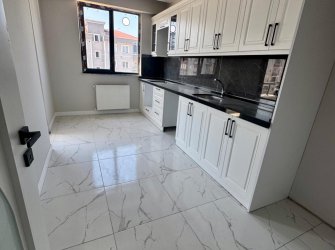 SAMSUN İLKADIM KALKANCI MH. 3+1 130 M2 1. KAT EBEVEYN BANYOLU BÜYÜK BALKONLU MERKEZİ KONUMDA KREDİYE UYGUN FIRSAT DAİRE..