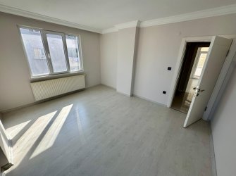 SAMSUN İLKADIM KAVACIK MH. 3+1 156 M2 2. KAT EBEVEYN BANYOLU CAM BALKONLARI TAKILI CADDEYE CEPHE SATILIK DAİRE..