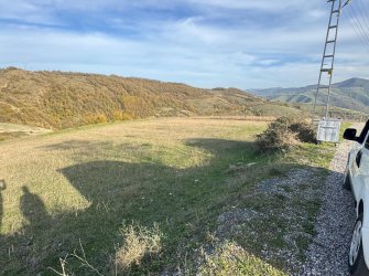 SAMSUN İLKADIM AŞAĞIAVDAN MH. 4 DÖNÜM YOLA CEPHE ELEKTRİK YOL SU PROBLEMİ YOK EV, BUNGALOV YAPIMINA UYGUN DOĞA MANZARALI FIRSAT TARLA..