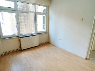 SAMSUN İLKADIM ÇİFTLİK MAH. 2+1 2.KAT DOĞALGAZLI BALKONLU MERKEZİ KONUMDA KREDİYE UYGUN FIRSAT DAİRE.. 