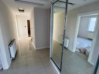 SAMSUN İLKADIM KAVACIK MH. 3+1 156 M2 1. KAT EBEVEYN BANYOLU CAM BALKONLARI TAKILI CADDEYE CEPHE SATILIK DAİRE..