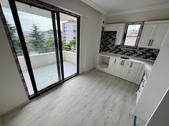 SAMSUN İLKADIM KIŞLA MH. 3+1 1. KAT 130 M2 EBEVEYN BANYOLU KREDİYE UYGUN SIFIR FİRSAT DAİRE..