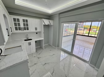 SAMSUN İLKADIM TEPECİK MH. 2+1 110 M2 1. KAT EBEVEYN BANYOLU CAM BALKONLARI KOMBİSİ TAKILI BÜYÜK BALKONLU SIFIR FIRSAT DAİRE..