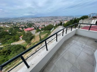 SAMSUN CANİK TEKNEPINAR MAH. 3+1 135 m2 EBEVEYN BANYOLU DENİZ MANZARALI FIRSAT DAİRE