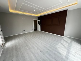 SAMSUN İLKADIM KIŞLA MAH. 3+1 3.KAT 135 m2 YERDEN ISITMALI EBEVEYN BANYOLU FIRSAT DAİRE