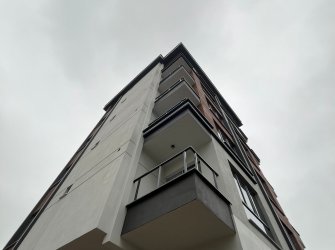 SAMSUN İLKADIM KALKANCI MH. 1+1 1.KAT 60m2 ASANSÖRLÜ OTOPARKLI GENİŞ BALKONLU ÖZEL YAPIM SIFIR FIRSAT DAİRE 