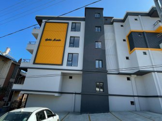 SAMSUN ATAKUM YENİMAHALLE MAH 1+1 50m2 YERDEN ISITMALI SIFIR EŞYALI GENİŞ BALKONLU SON 3 DAİRE