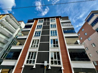 SAMSUN İLKADIM TEPECİK MH. 3+1 130 m2 GİRİŞ KAT YERDEN ISITMALI 2 GENİŞ BALKONLU KREDİYE UYGUN SATILIK SIFIR FIRSAT DAİRE