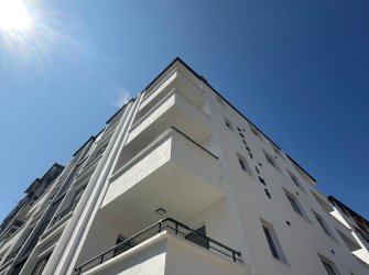 SAMSUN İLKADIM KIŞLA MAH 3+1 2 BALKONLU 140m2 EBEVEYN BANYOLU TERS DUBLEX 1.KAT SIFIR DAİRE