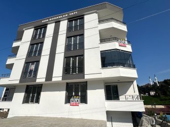 SAMSUN İLKADIM KARASAMSUN MAH 3+1 1.KAT 130m2 2 BANYO 2 GENİŞ BALKON OTOPARKLI ASANSÖRLÜ SIFIR DAİRE
